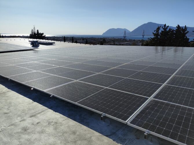 Επαγγελματικό Φωτοβολταϊκό UNISOL AE