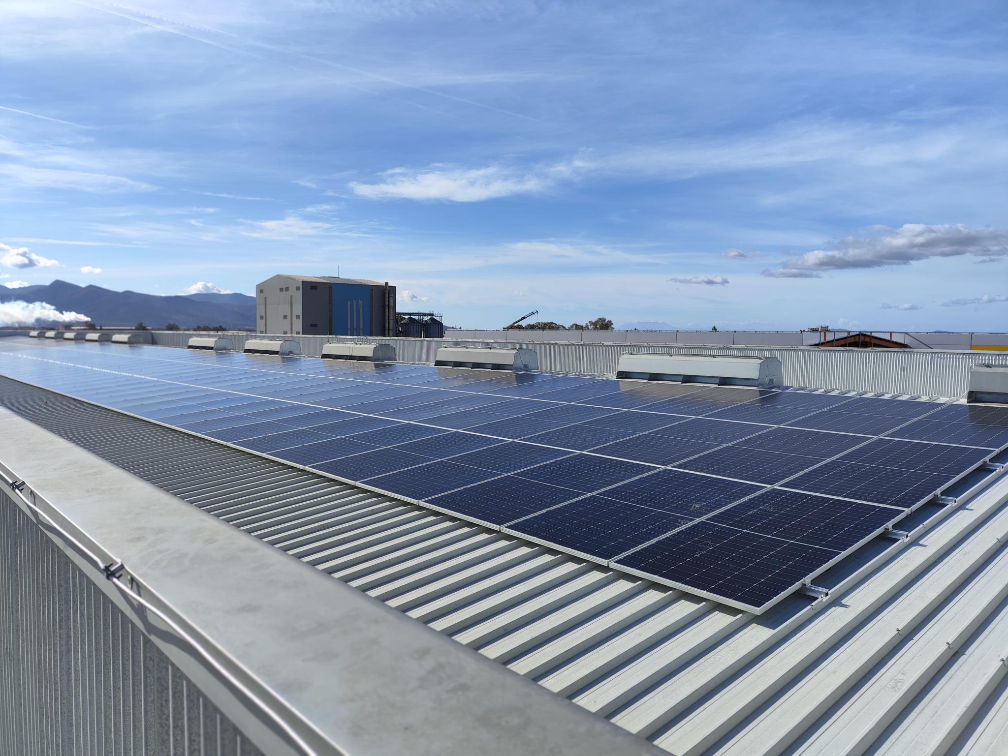 Φωτοβολταϊκά σε στέγη