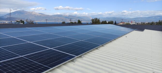Εγκατάσταση φωτοβολταϊκων σε επιχείρηση στο Ρίο Πατρών