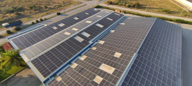 Εγκατάσταση επαγγελματικού φωτοβοτλαϊκού συστήματος